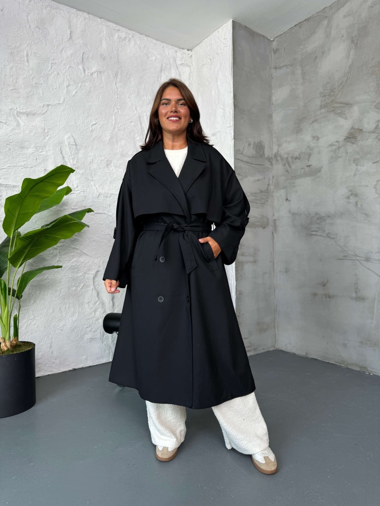 Siyah Kruvaze Detaylı Oversize Trençkot