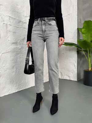 Gri Yıkamalı Boy Fit Kesik Paça Orj Jean 2402-Gri