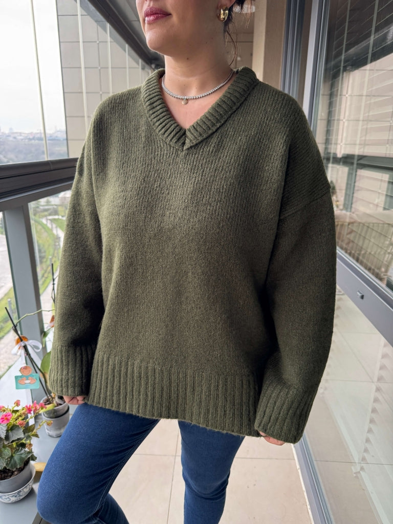 Yeşil V Yaka Oversize Kazak