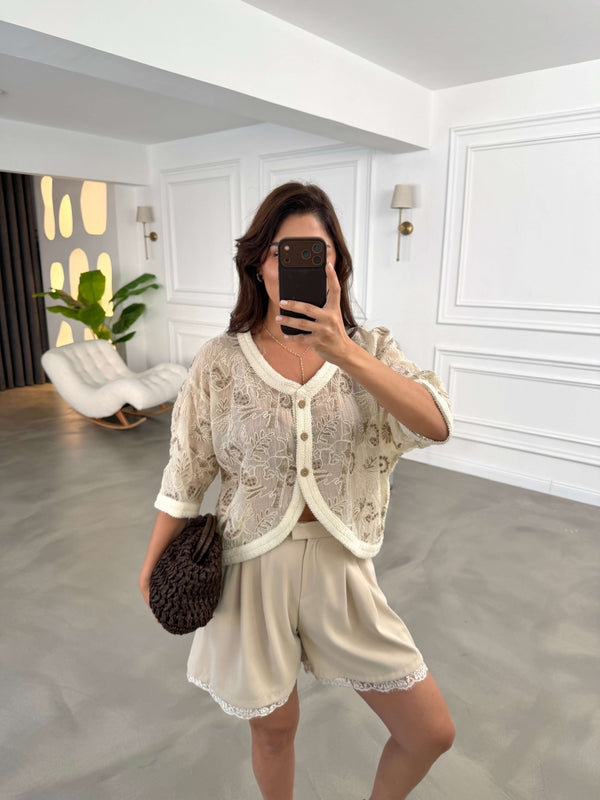 Taş Nakış Detaylı Düğmeli Bluz 4216-Taş