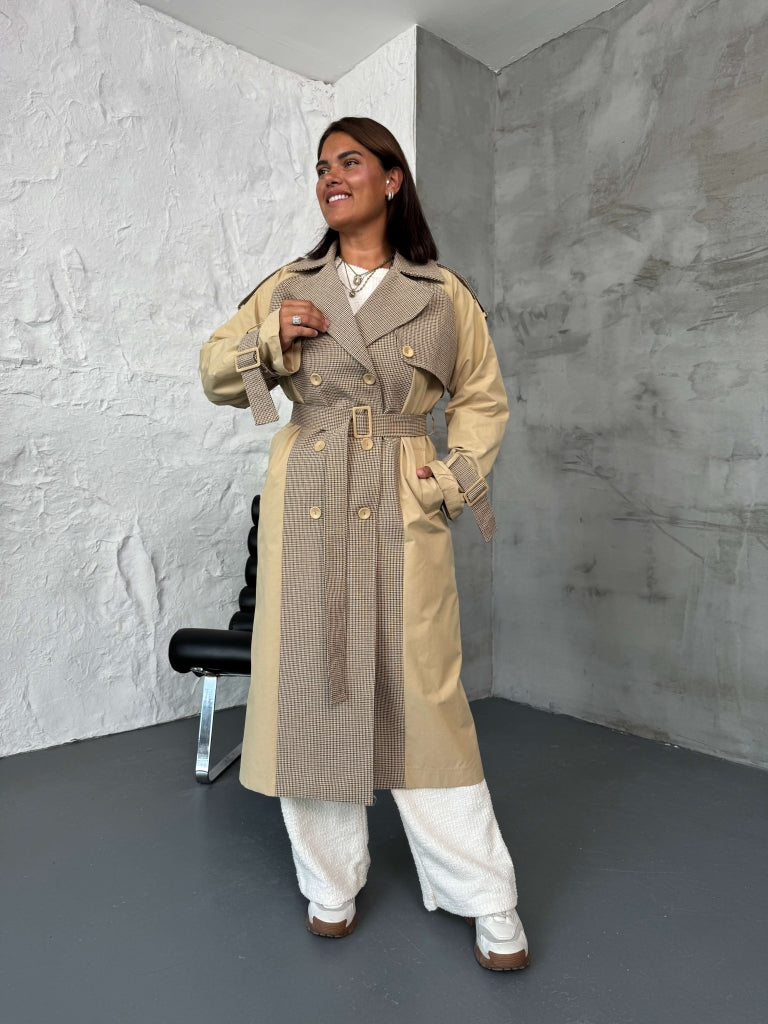 Camel Ekose Detaylı Reglan Trenç