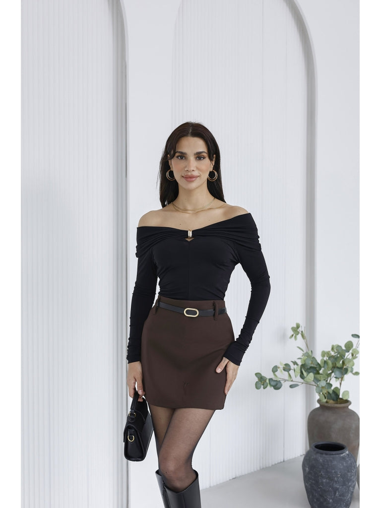 Siyah Yaka Broşlu Madonna Yaka Bluz 0741-SİYAH