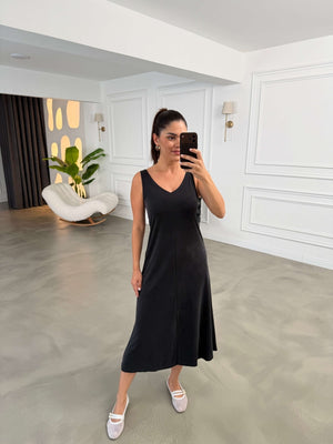 Siyah Ön Yırtmaçlı Askılı Elbise 2562-Siyah