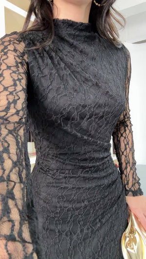 Siyah Yan Büzgülü Dantel Elbise 8249-Siyah