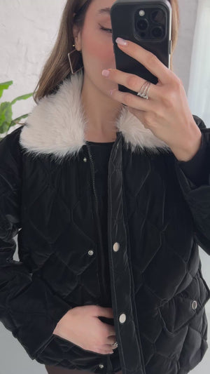 Siyah Yakası Kürklü Kapitone Mont 60559-Siyah